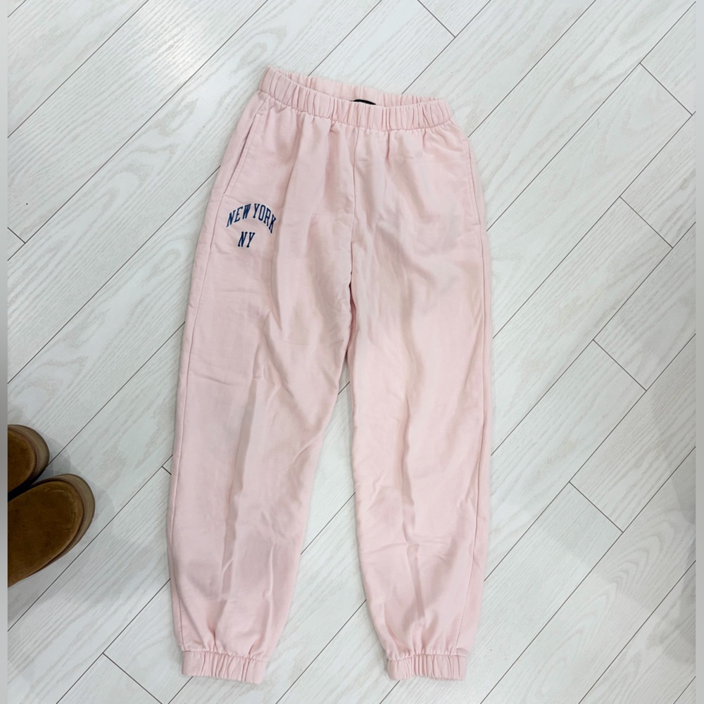 Brandy Melville baby pink Rosa sweatpants